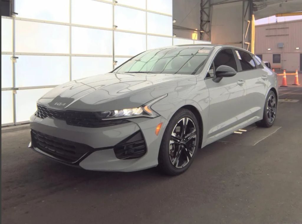 2022 KIA K5