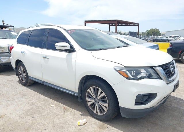 2017 NISSAN Pathfinder