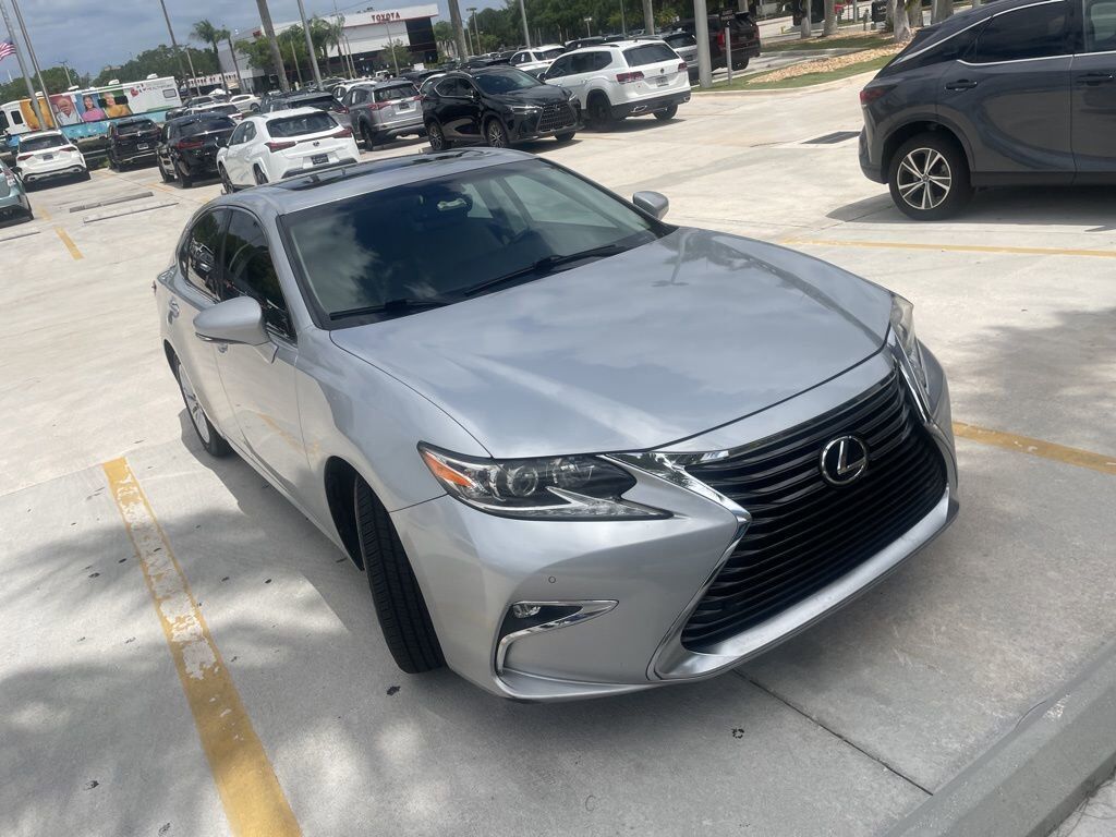 2016 LEXUS ES