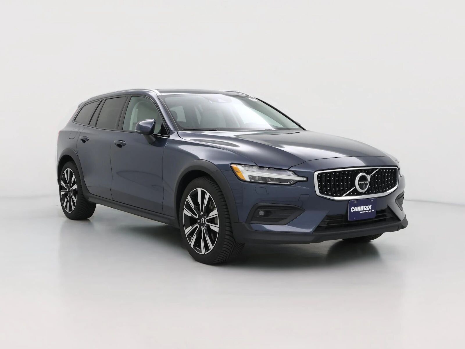 2022 VOLVO V60CC