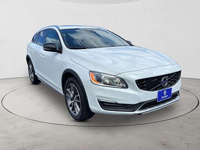 2017 VOLVO V60CC