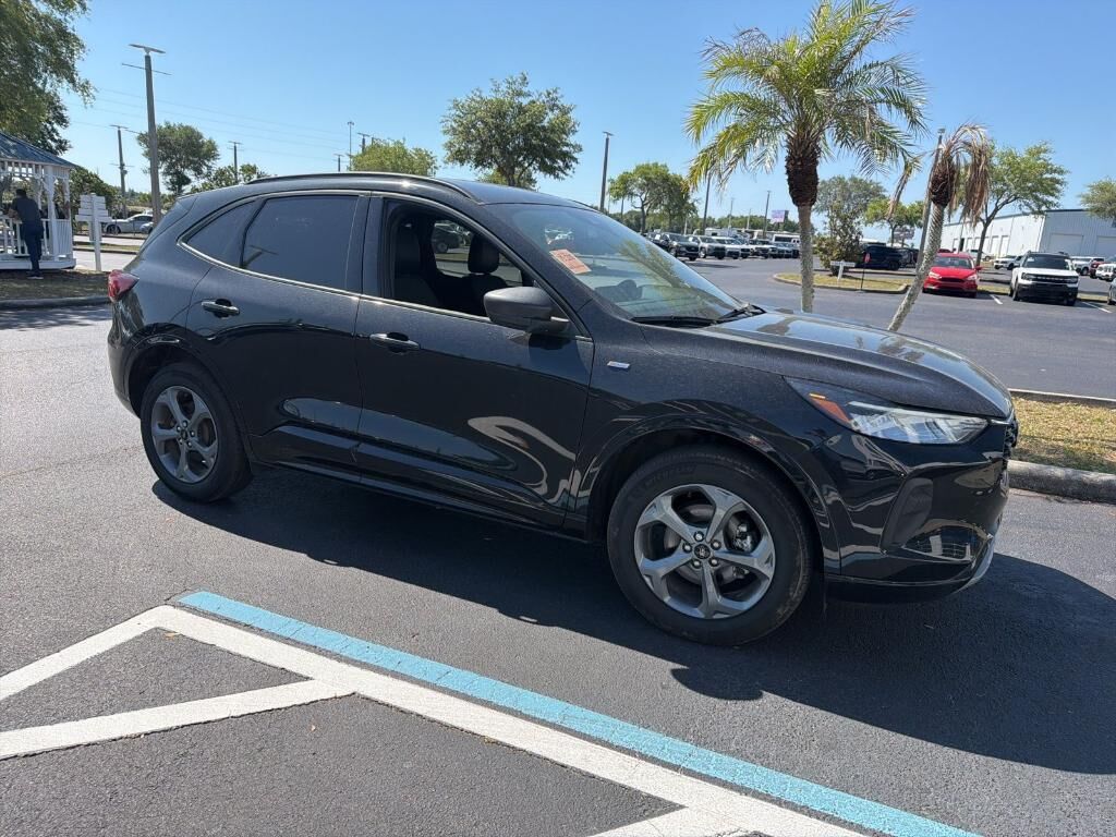 2024 FORD Escape