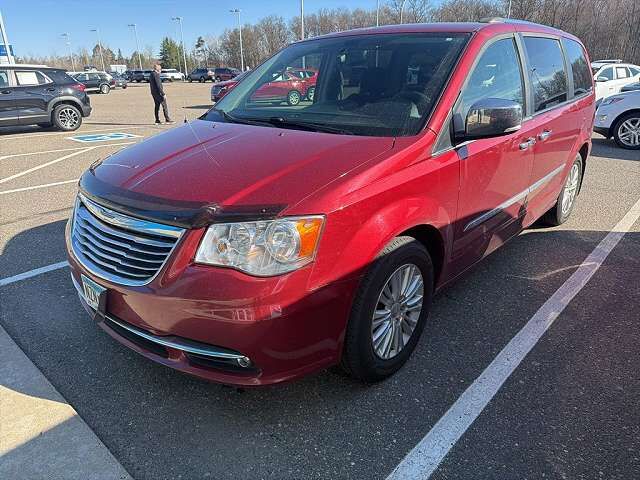 2016 CHRYSLER Town and Country