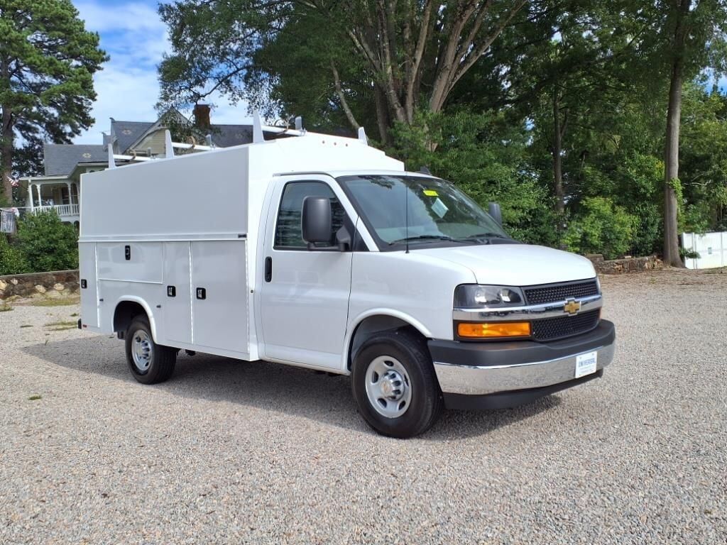2025 CHEVROLET Express