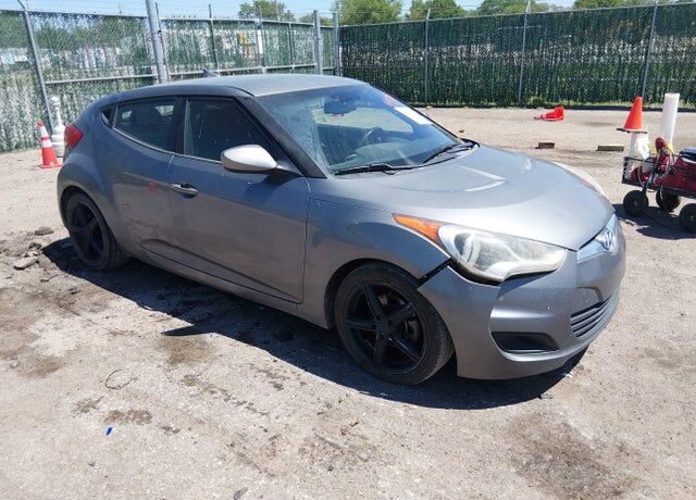2013 HYUNDAI Veloster