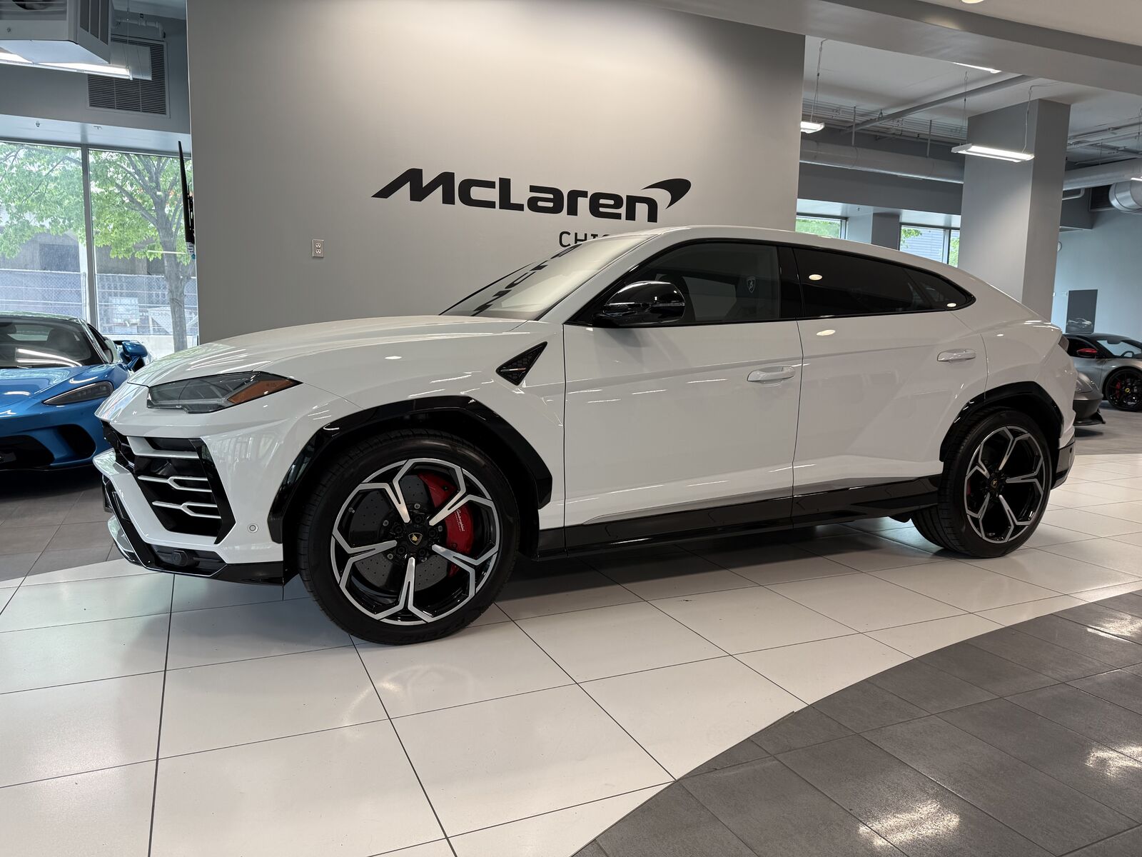 2020 LAMBORGHINI URUS