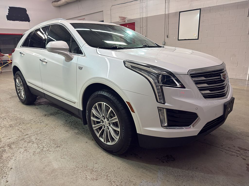 2017 CADILLAC XT5
