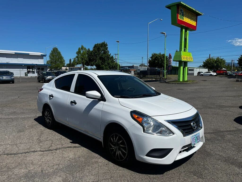 2019 NISSAN Versa