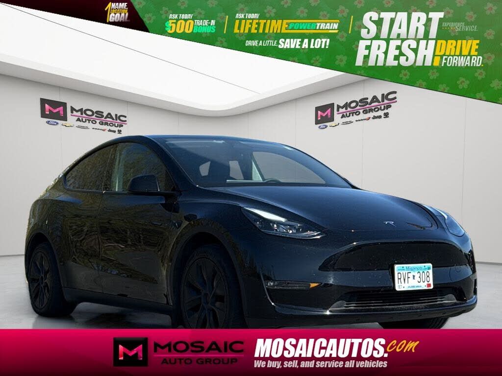 2025 TESLA Model Y