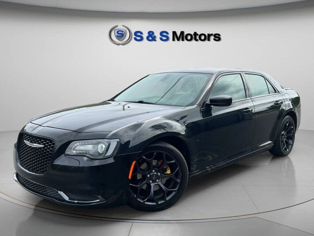 2019 CHRYSLER 300