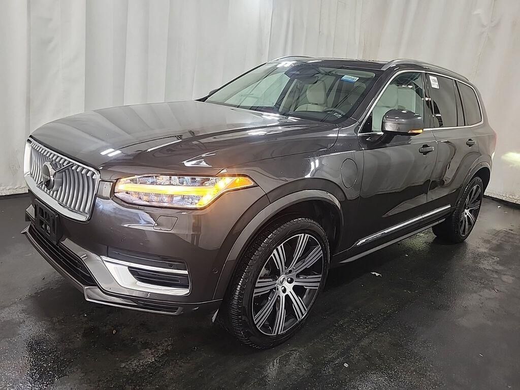2023 VOLVO XC90