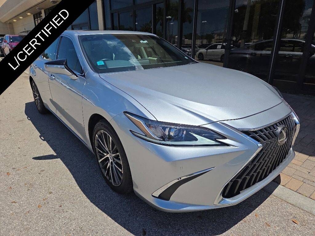 2022 LEXUS ES