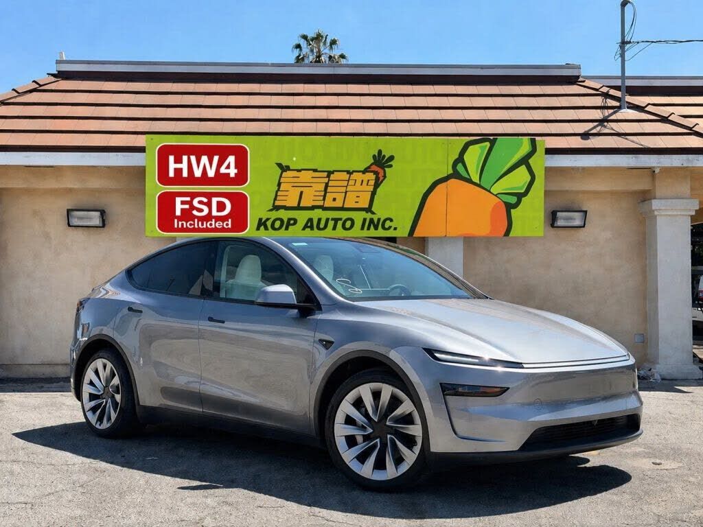 2026 TESLA Model Y