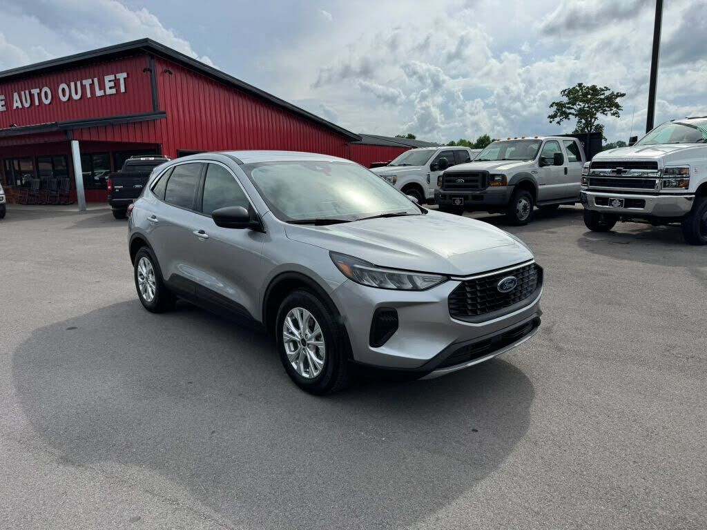 2024 FORD Escape