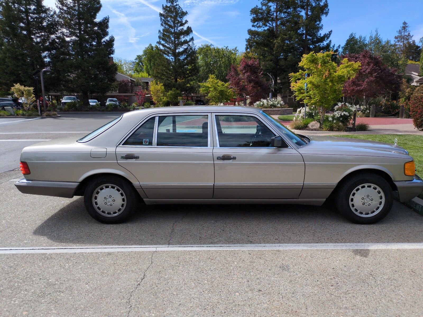 Mercedes-Benz 560
