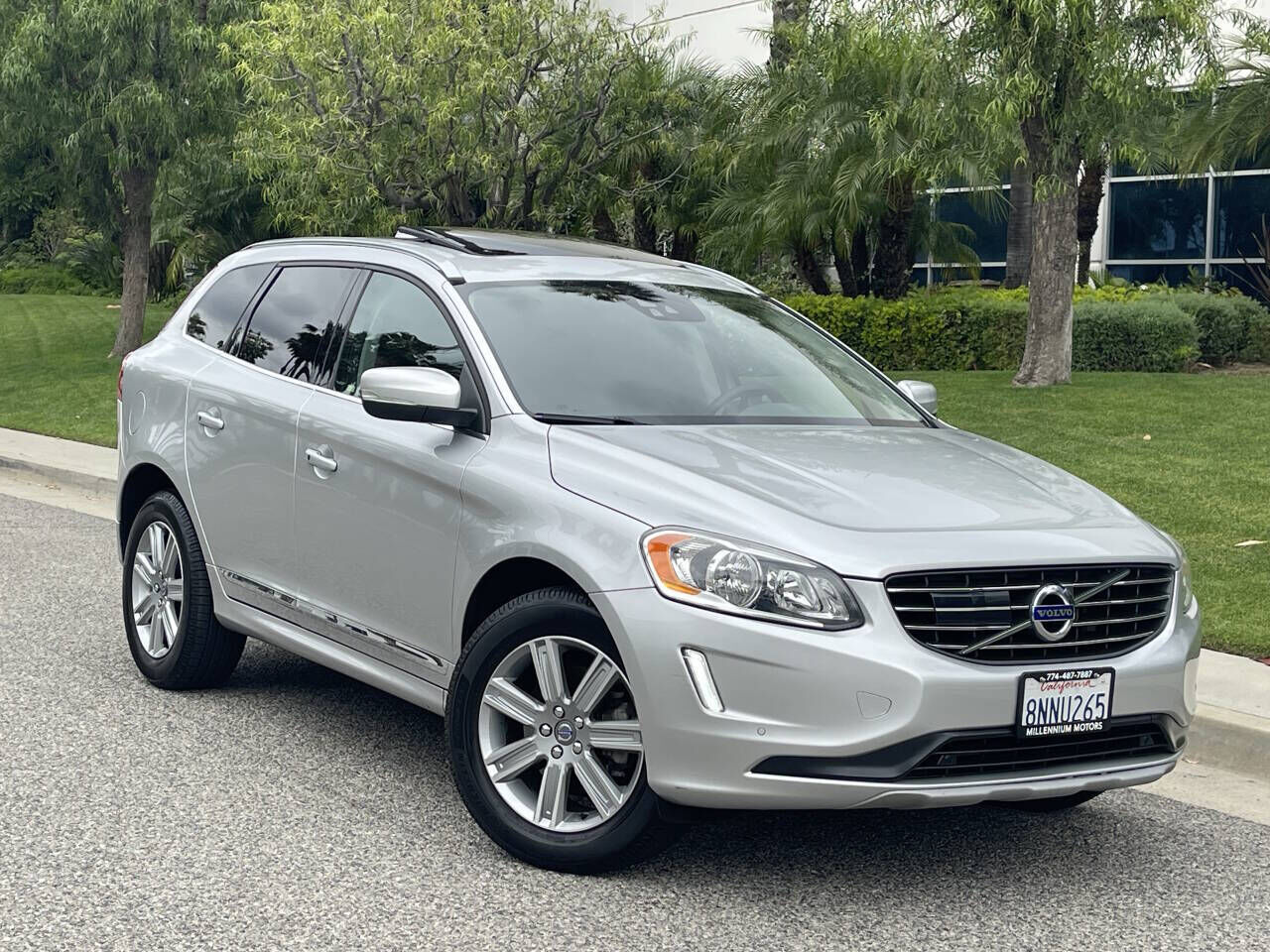2017 VOLVO XC60