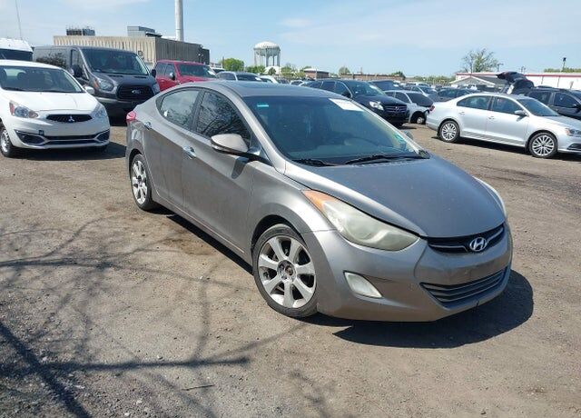 2011 HYUNDAI Elantra