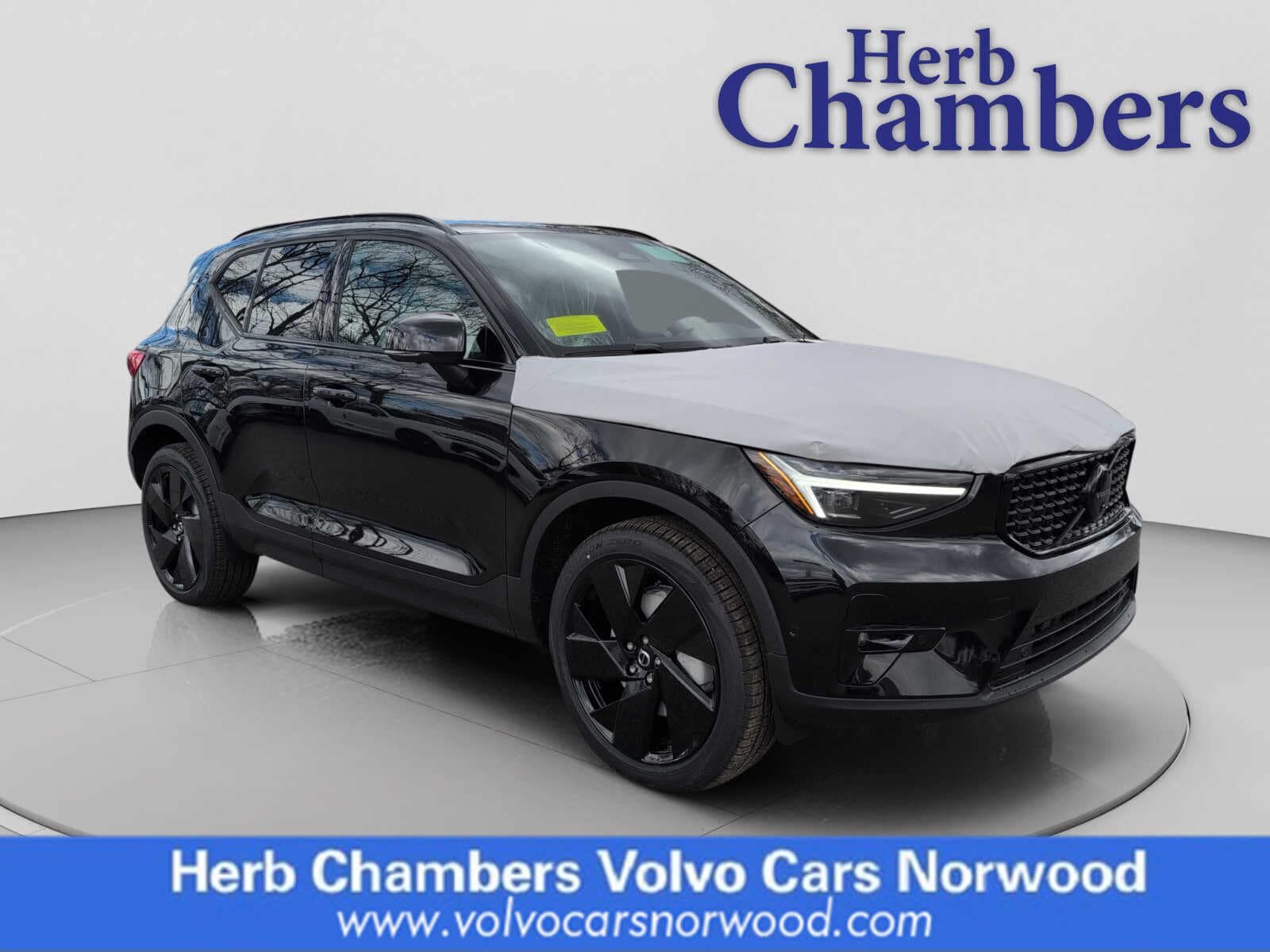2026 VOLVO XC40