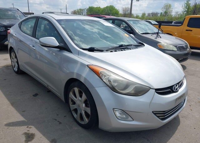 2013 HYUNDAI Elantra