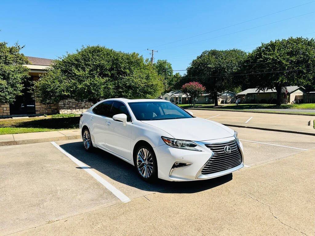 2016 LEXUS ES