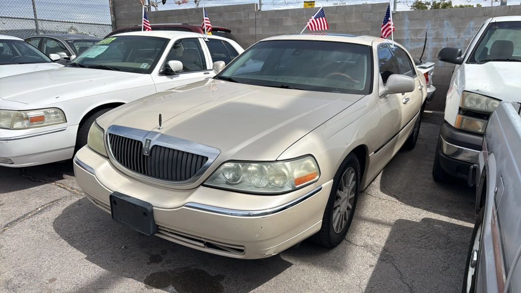2003 LINCOLN Town Car