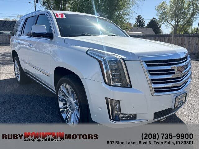 2017 CADILLAC Escalade