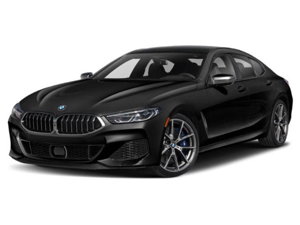 2022 BMW M8