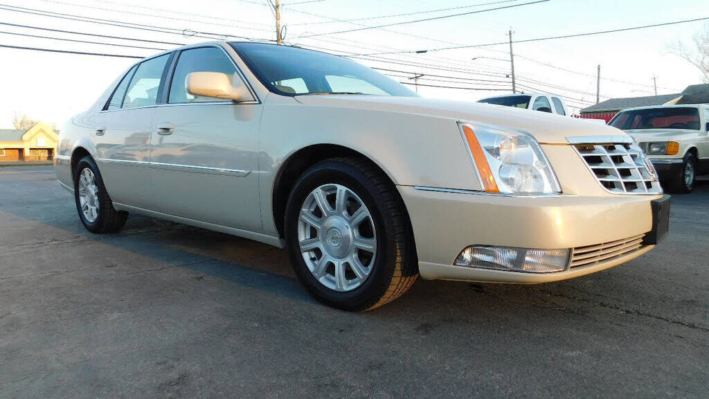 2011 CADILLAC DTS