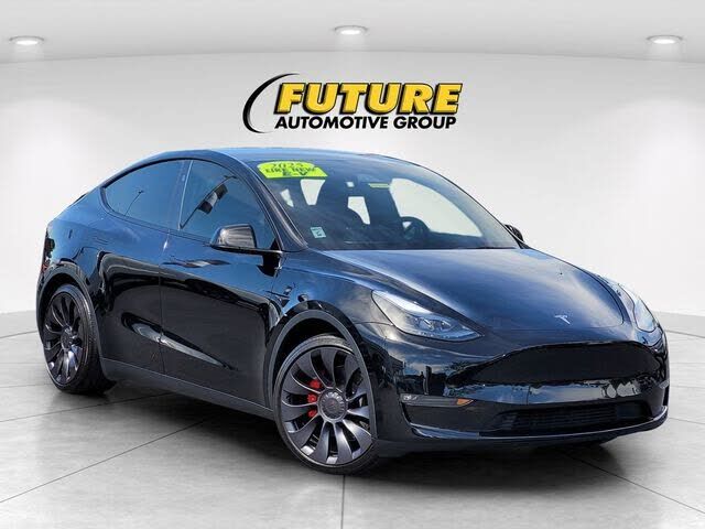 2025 TESLA Model Y