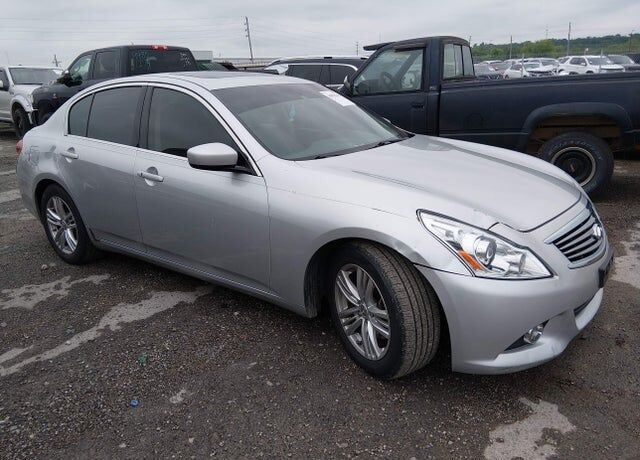 2011 INFINITI G37