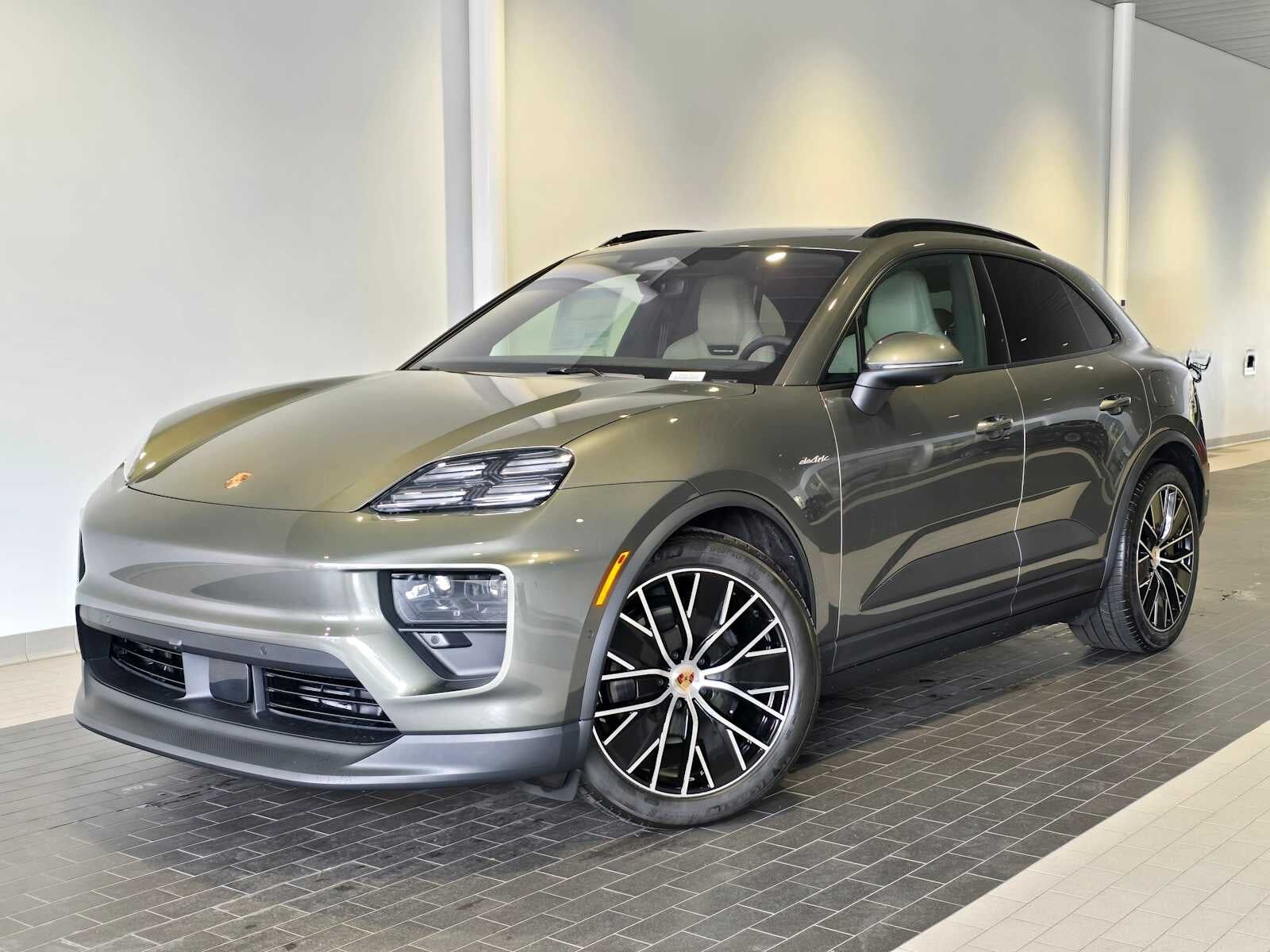 2026 PORSCHE Macan