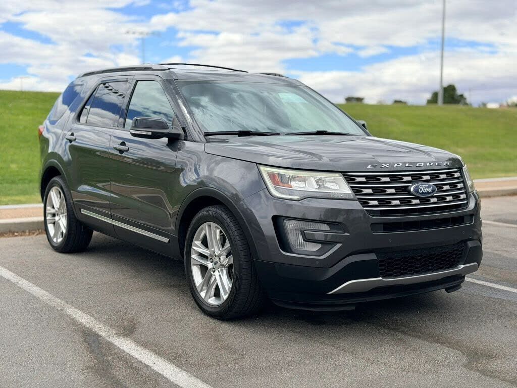 2017 FORD Explorer