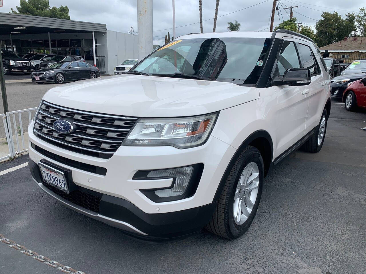 2017 FORD Explorer