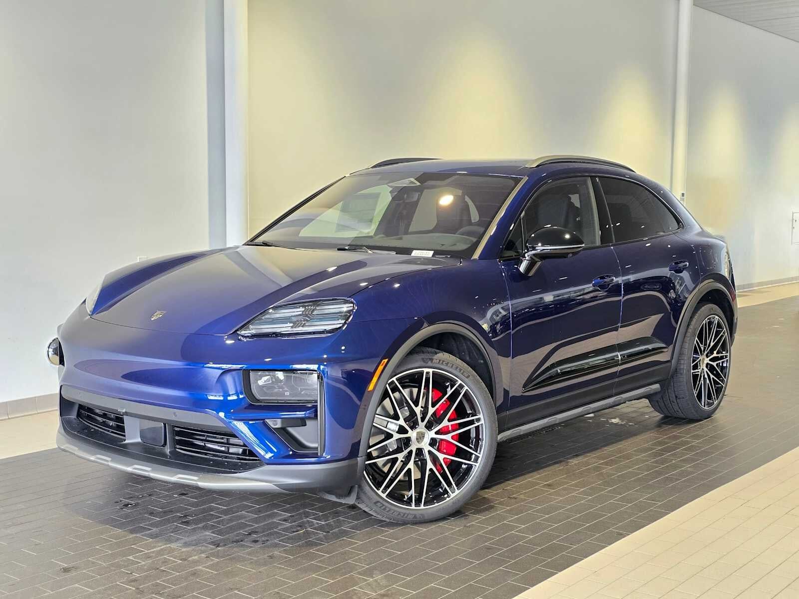 2026 PORSCHE Macan