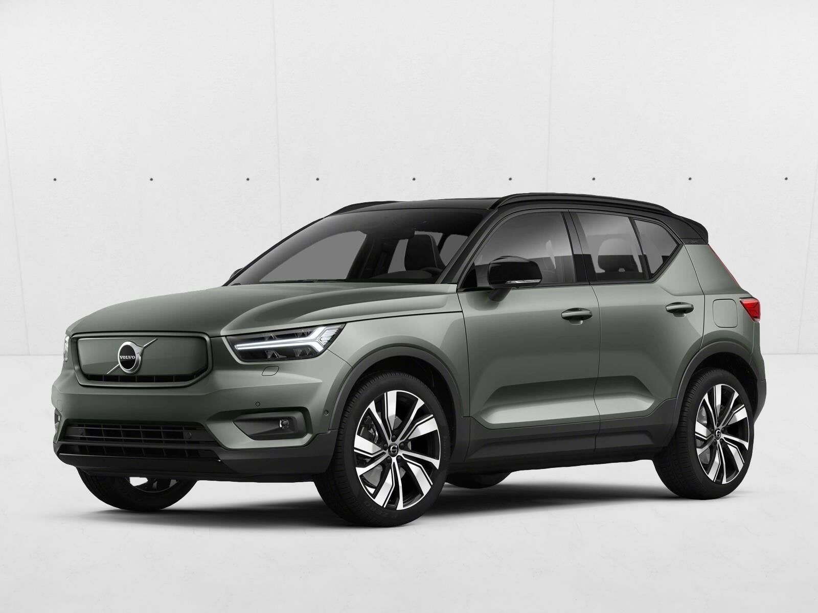 2021 VOLVO XC40