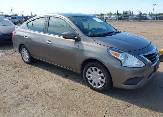 2017 NISSAN Versa