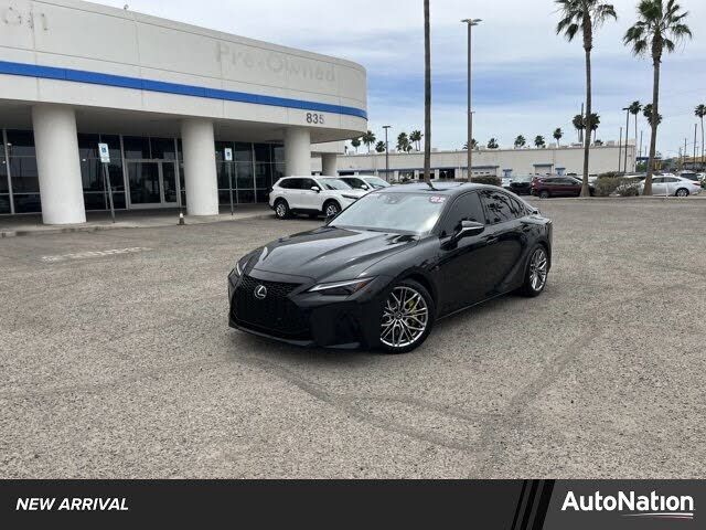 2022 LEXUS IS