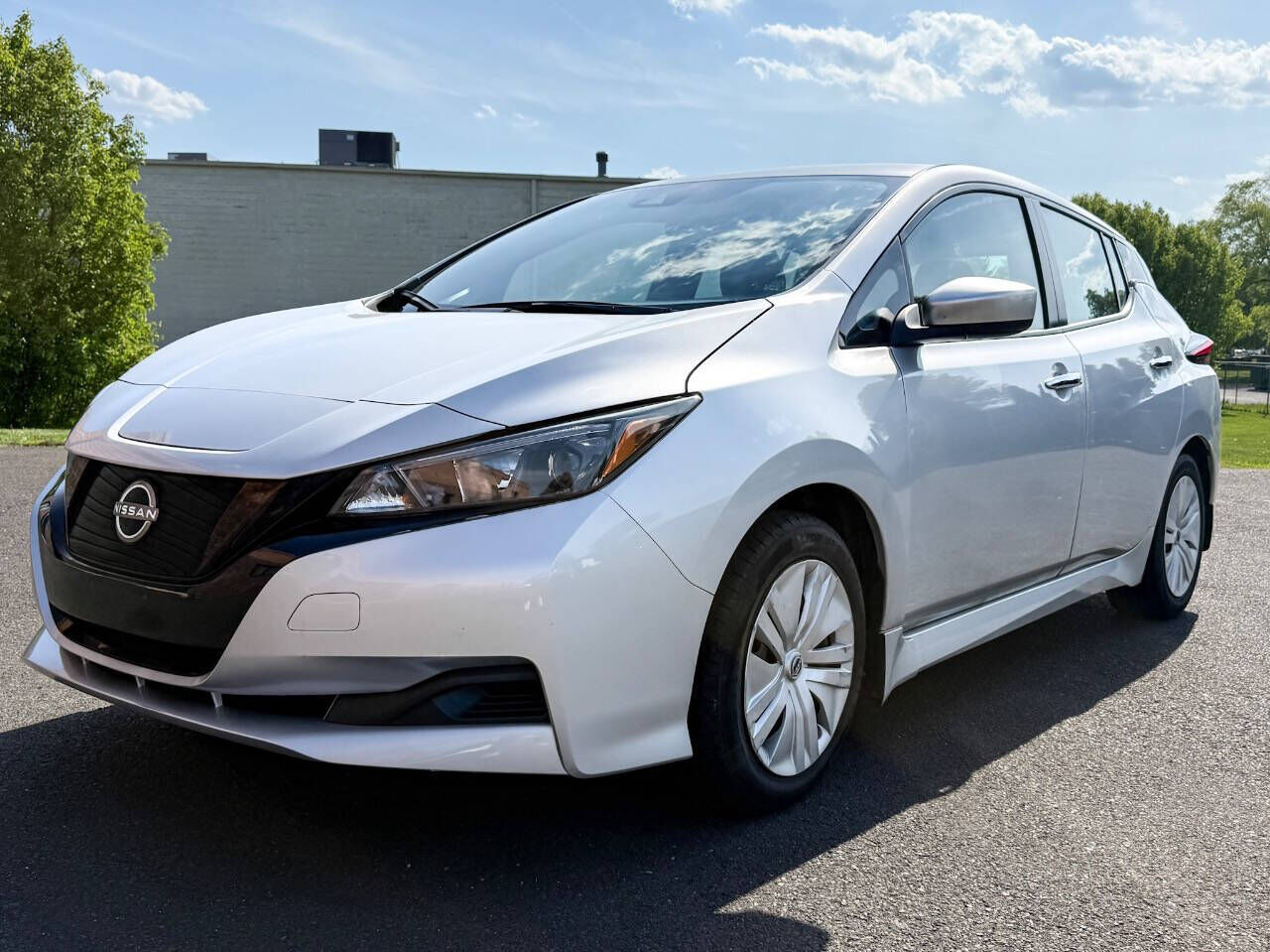 2023 NISSAN Leaf