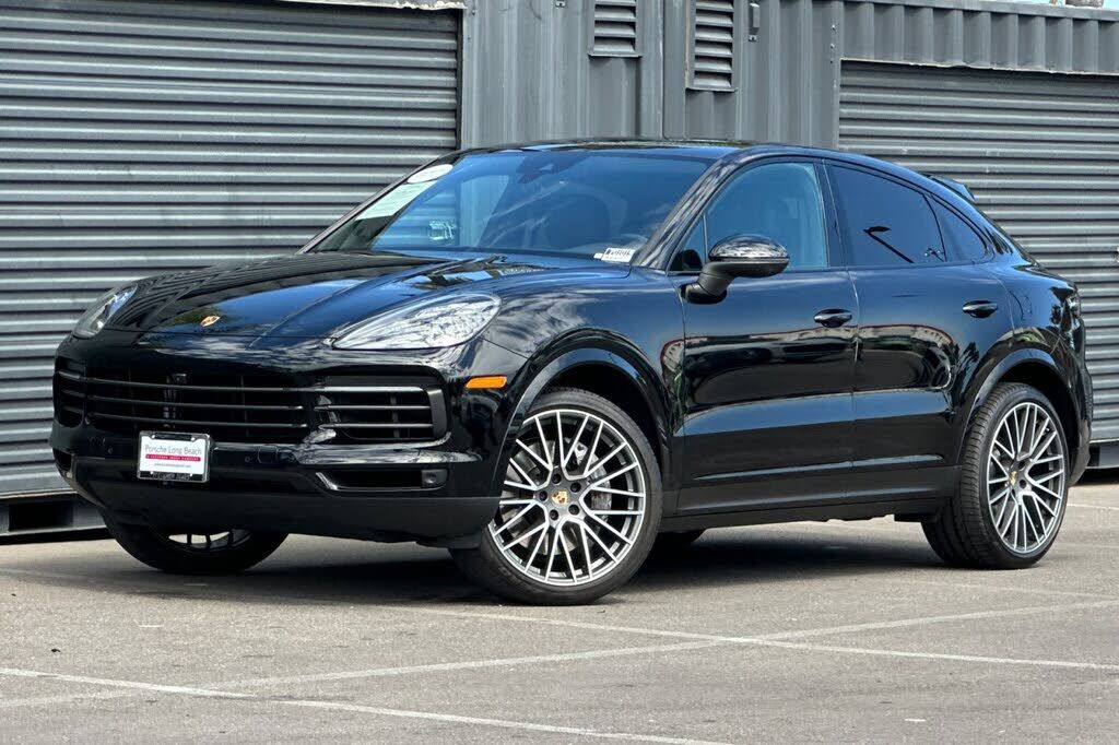 2022 PORSCHE Cayenne