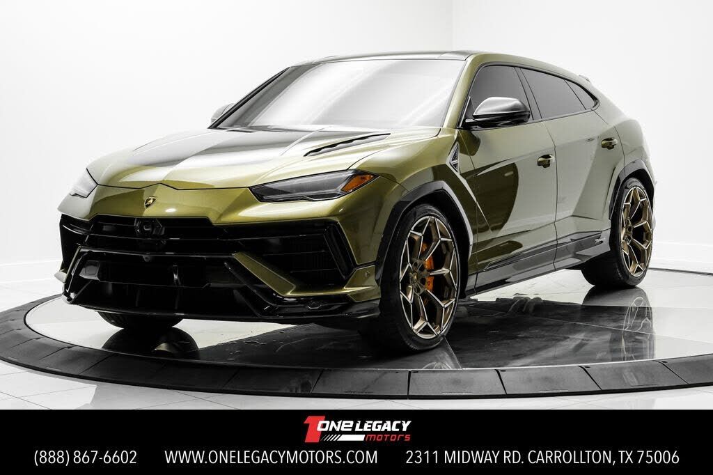 2023 LAMBORGHINI URUS