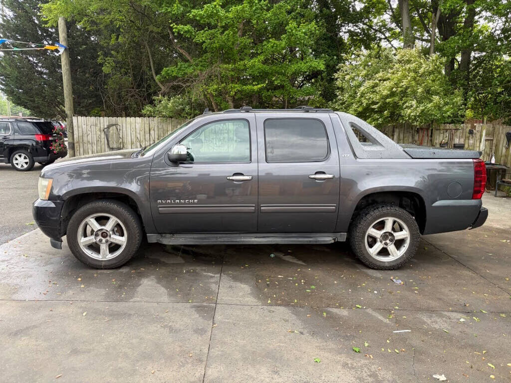 2011 CHEVROLET Avalanche