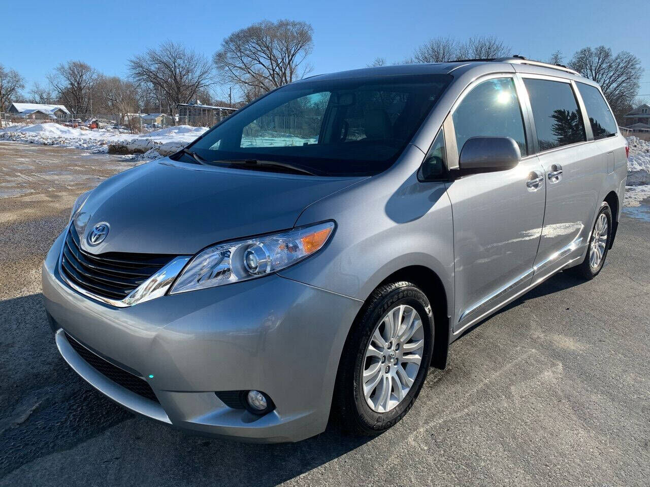 2017 TOYOTA Sienna