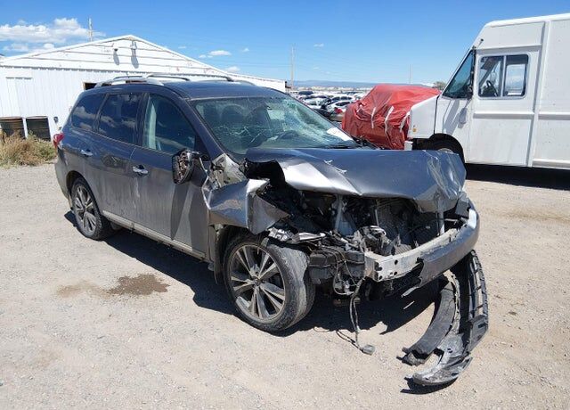 2017 NISSAN Pathfinder