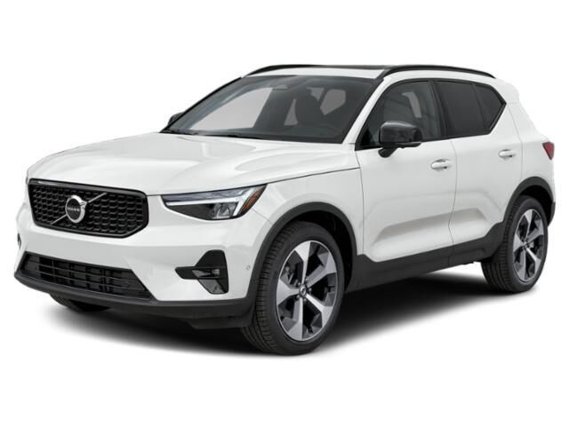 2026 VOLVO XC40