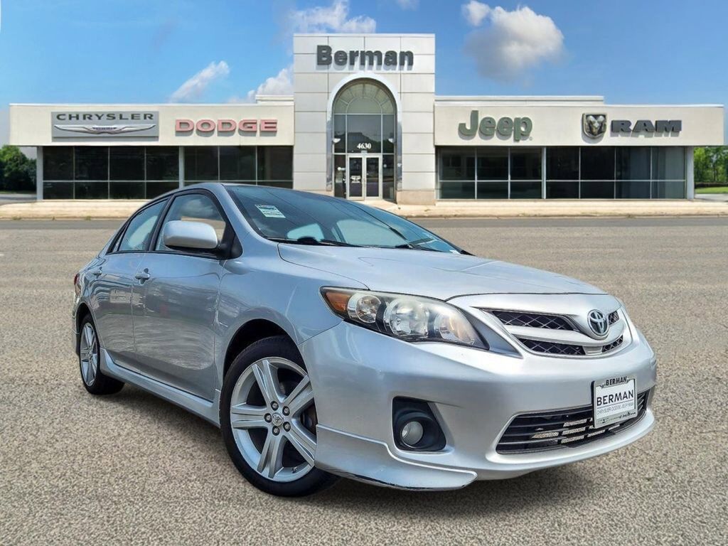 2013 TOYOTA Corolla