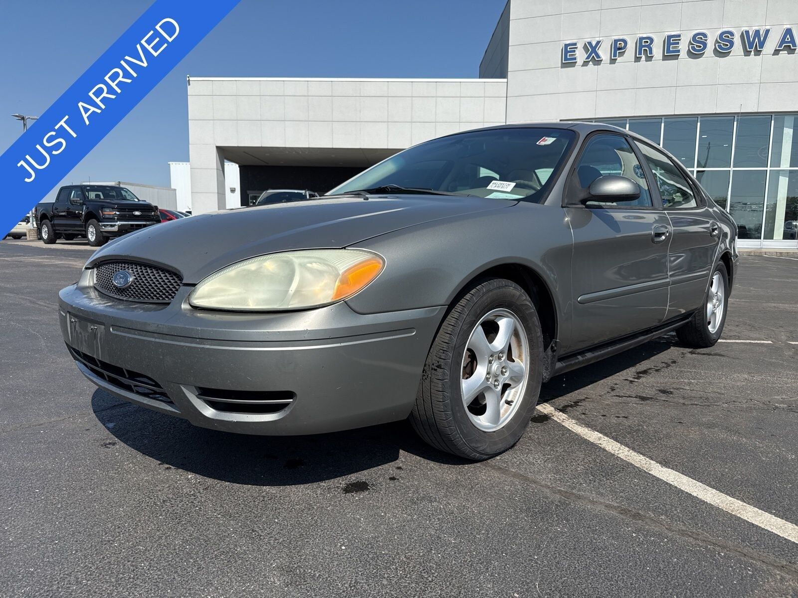2004 FORD Taurus