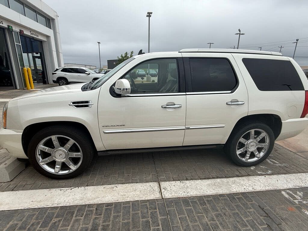 2012 CADILLAC Escalade