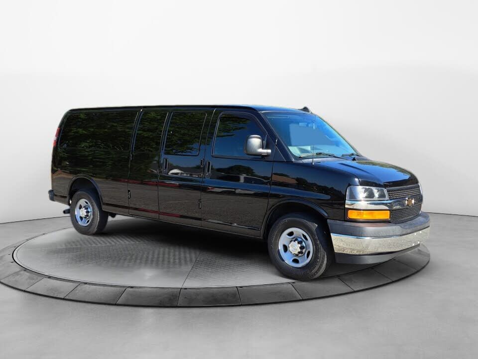 2017 CHEVROLET Express
