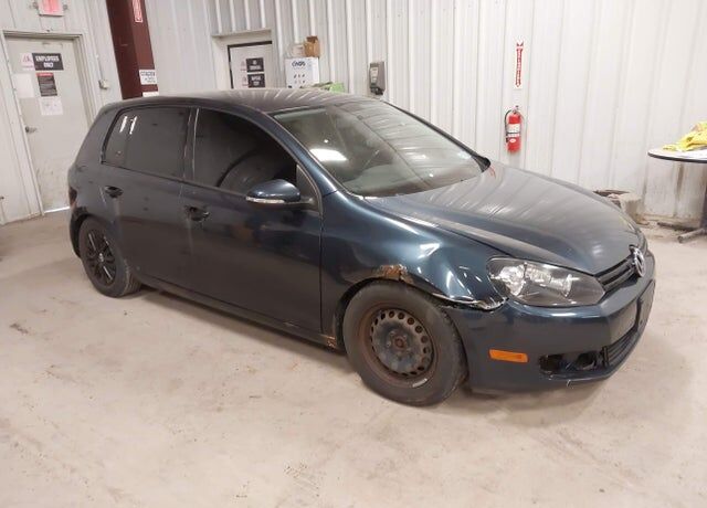 2013 VOLKSWAGEN Golf
