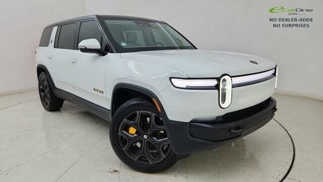 2025 RIVIAN R1S